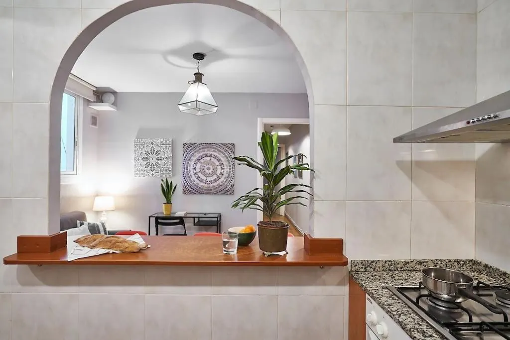 Bebarceloner Eixample Apartments - 2 Bedrooms